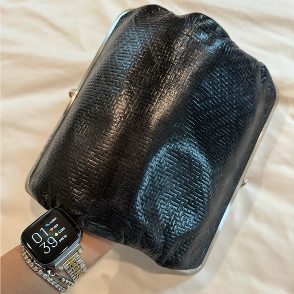 Hobo Lauren Clutch-Wallet - Picture 3 of 6